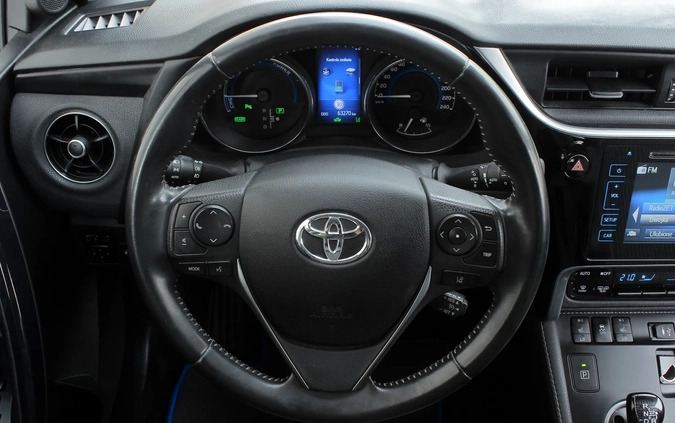 Toyota Auris cena 63900 przebieg: 63000, rok produkcji 2016 z Poddębice małe 407